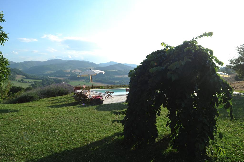 ウルバーニア Agriturismo La Rosa Teaヴィラ エクステリア 写真