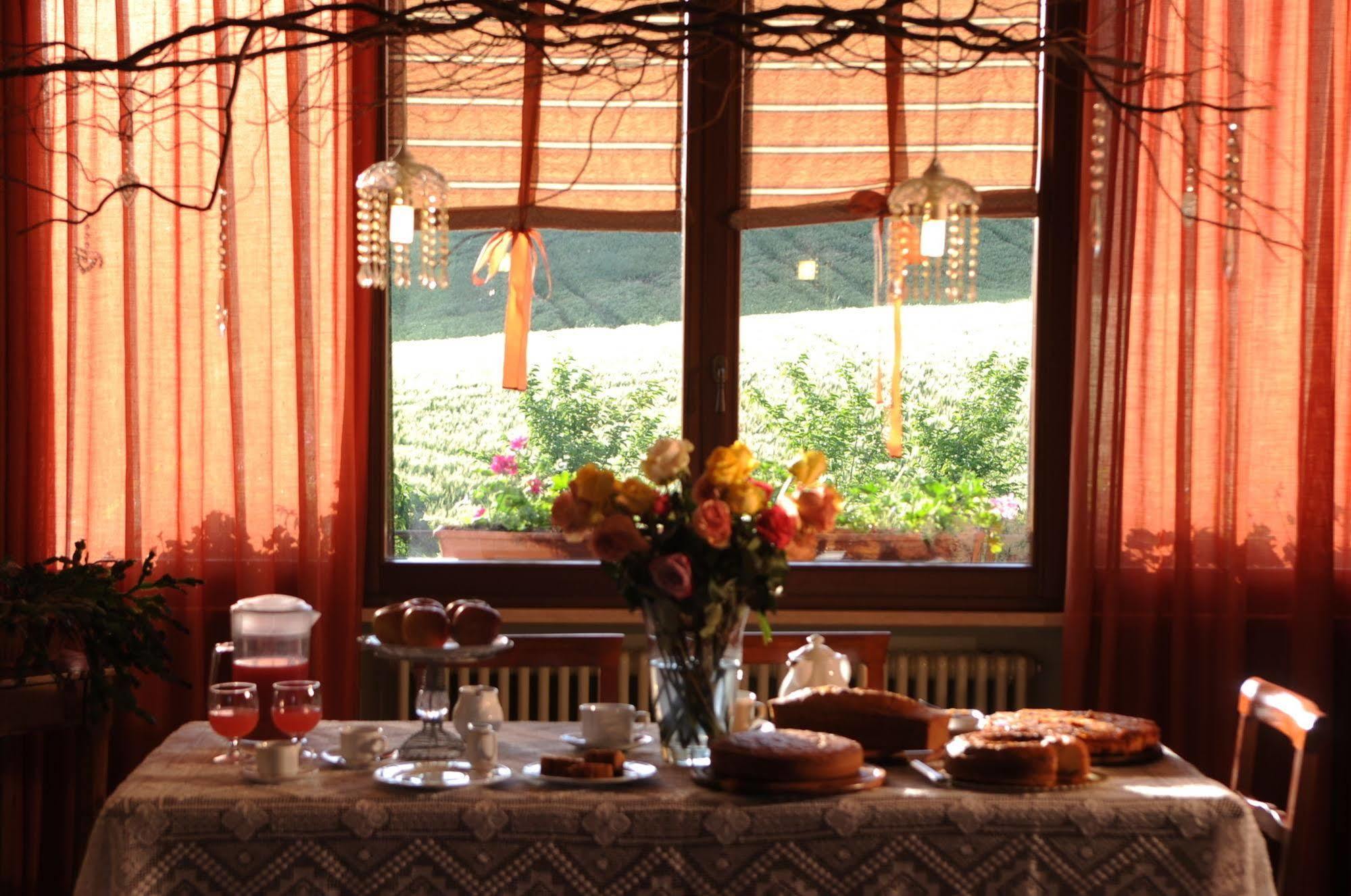 ウルバーニア Agriturismo La Rosa Teaヴィラ エクステリア 写真